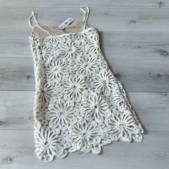 Steve Madden Daisy Dress Steve Madden‎ Crochet overlay
size 2 Off White Nwt - Picture 5 of 6